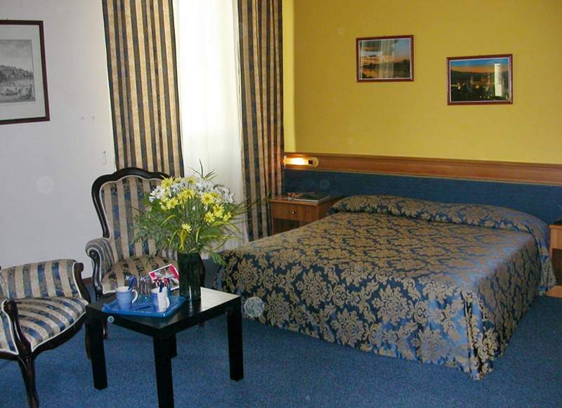 Hhb Hotel Florens Rum bild