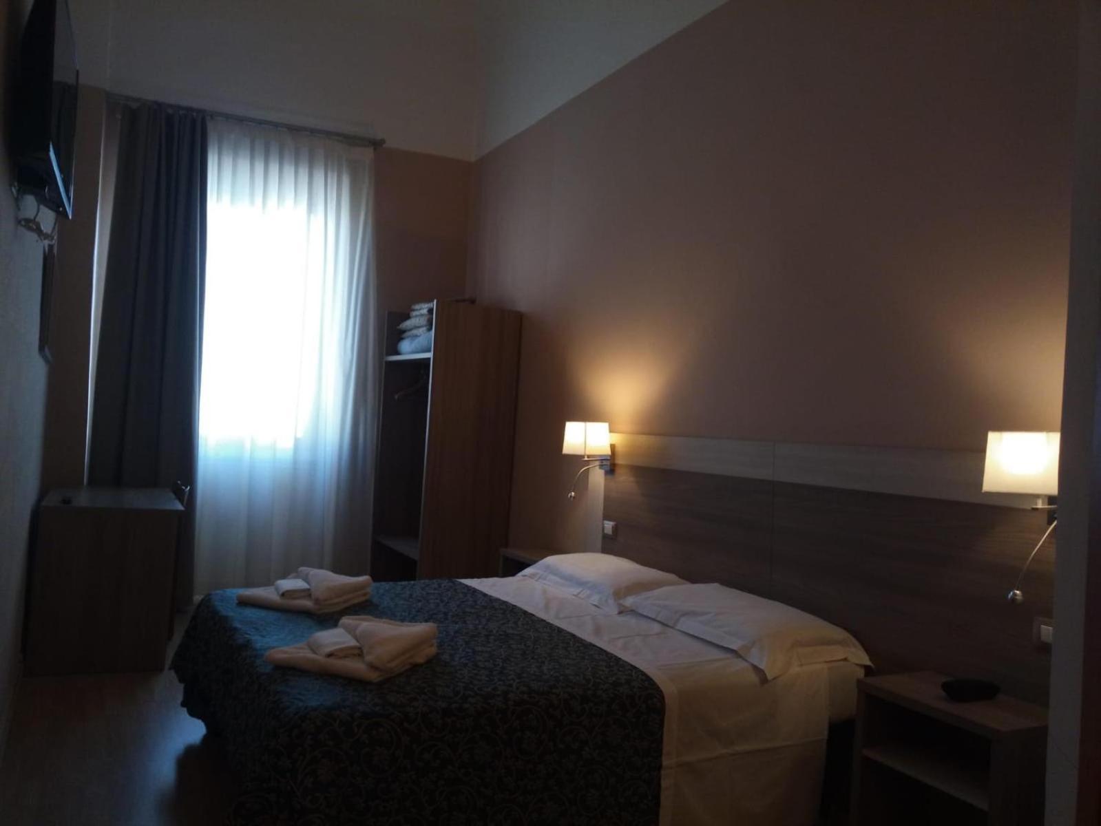 Hhb Hotel Florens Exteriör bild